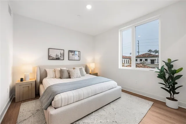 $1,850,000 | 414 Main Street, Unit 300, Huntington Beach, CA 92648