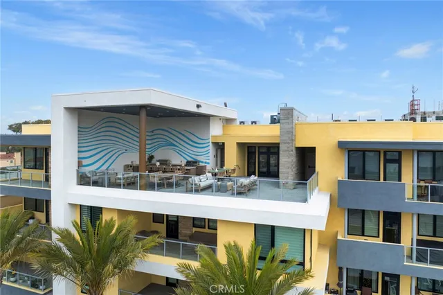$1,850,000 | 414 Main Street, Unit 300, Huntington Beach, CA 92648