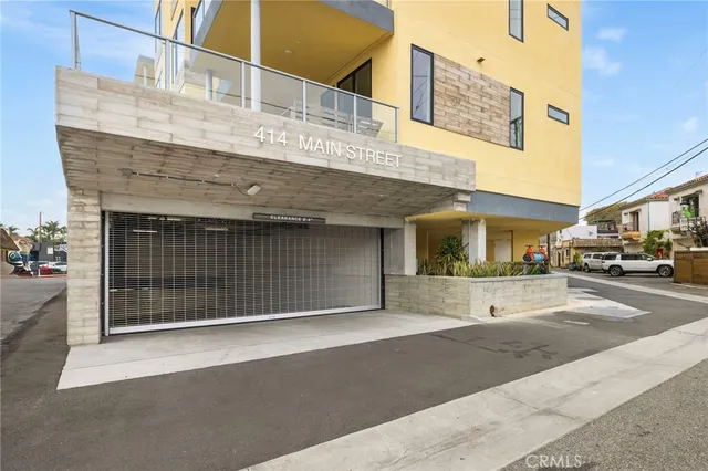 $1,850,000 | 414 Main Street, Unit 300, Huntington Beach, CA 92648