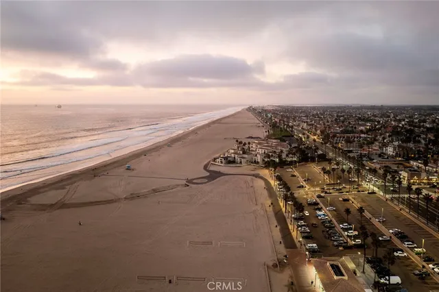 $1,850,000 | 414 Main Street, Unit 300, Huntington Beach, CA 92648