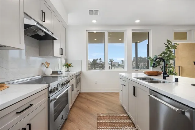$1,850,000 | 414 Main Street, Unit 300, Huntington Beach, CA 92648