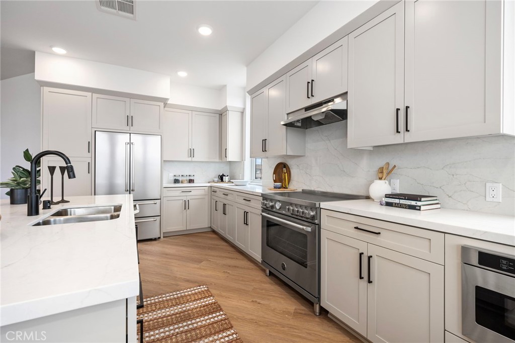 414 Main Street, Unit 300 Huntington Beach, CA 92648 - Photo 10 of 71