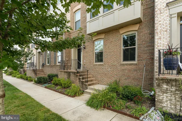 $3,600 | 1729 Cottonwood Grove Road, Dumfries, VA 22026