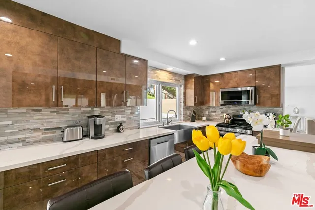 a view of entryway and hall