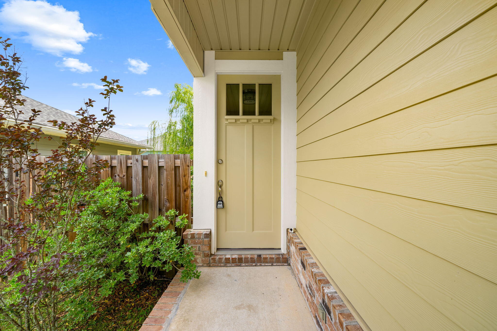 120 Brandywine Road Freeport, FL 32439 - Photo 3 of 55 a view of an entryway of the house