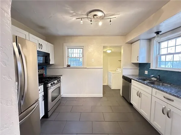 $1,195 | 10043 Calvin Street, Pittsburgh, PA 15235