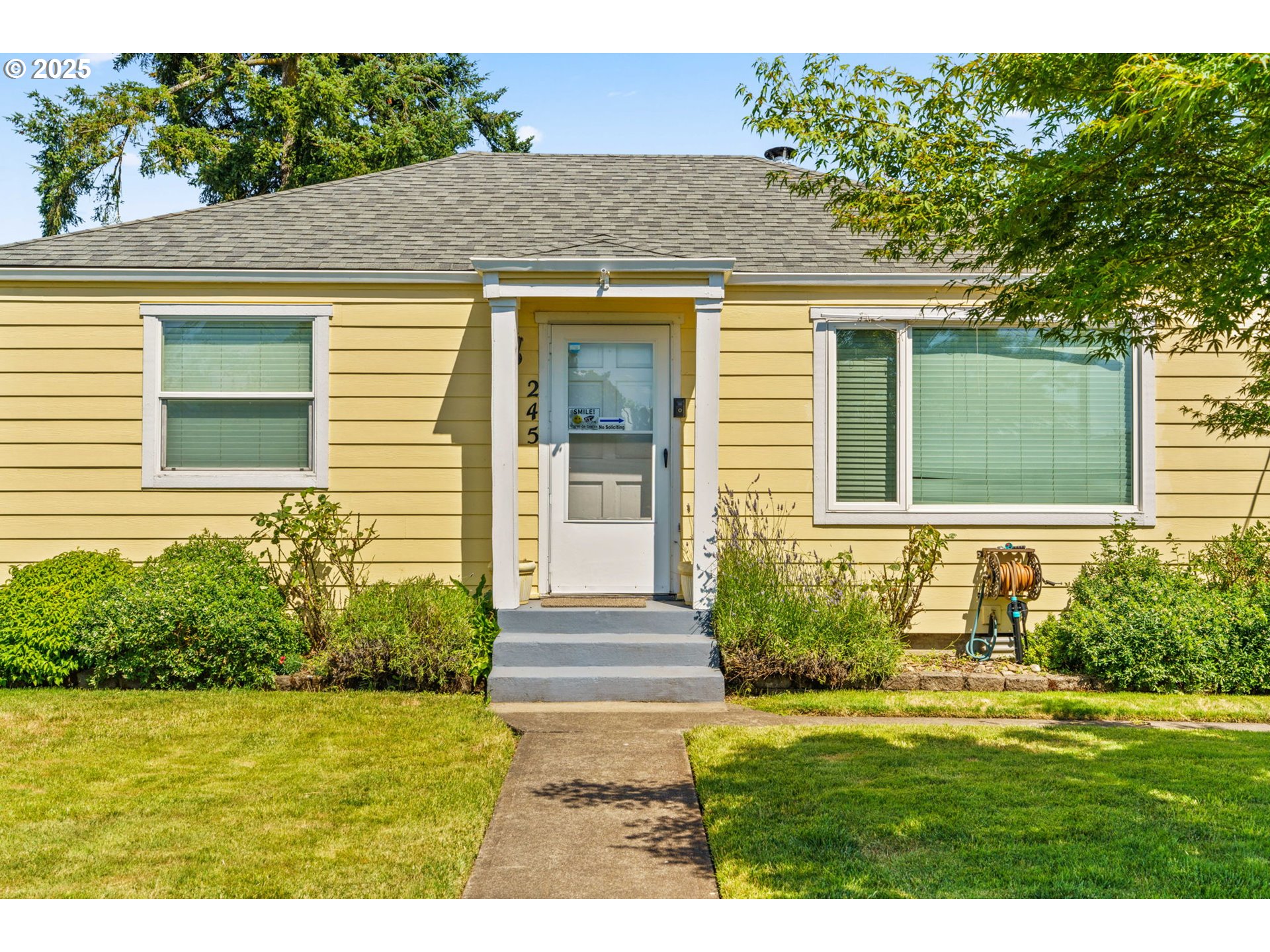 245 South 44th Street Springfield, OR 97478 - Photo 2 of 35