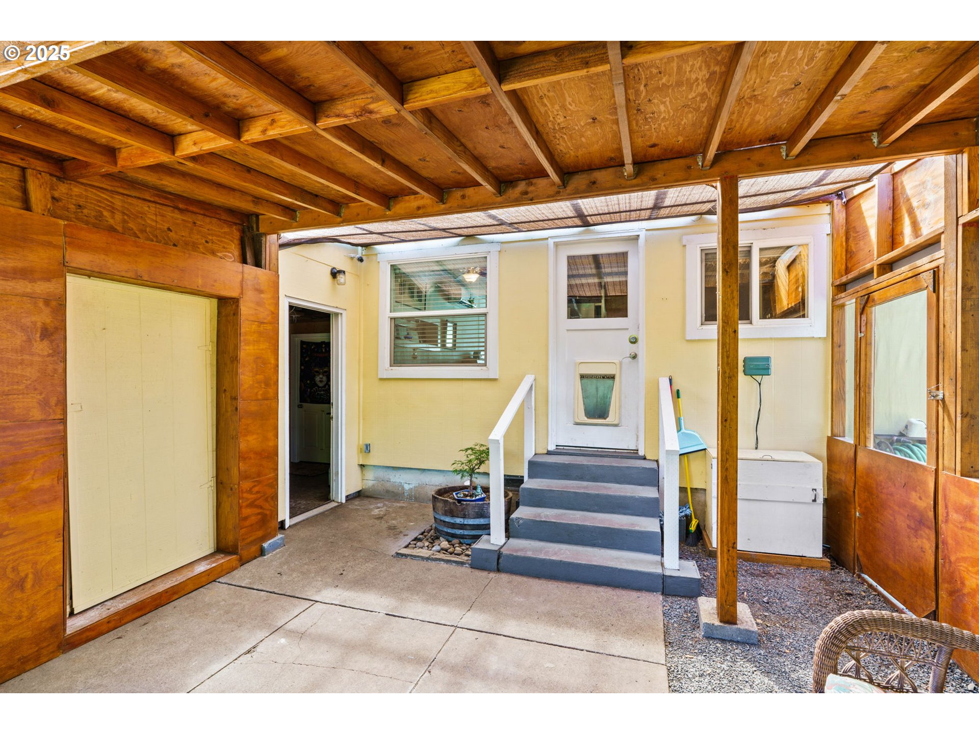 245 South 44th Street Springfield, OR 97478 - Photo 23 of 35