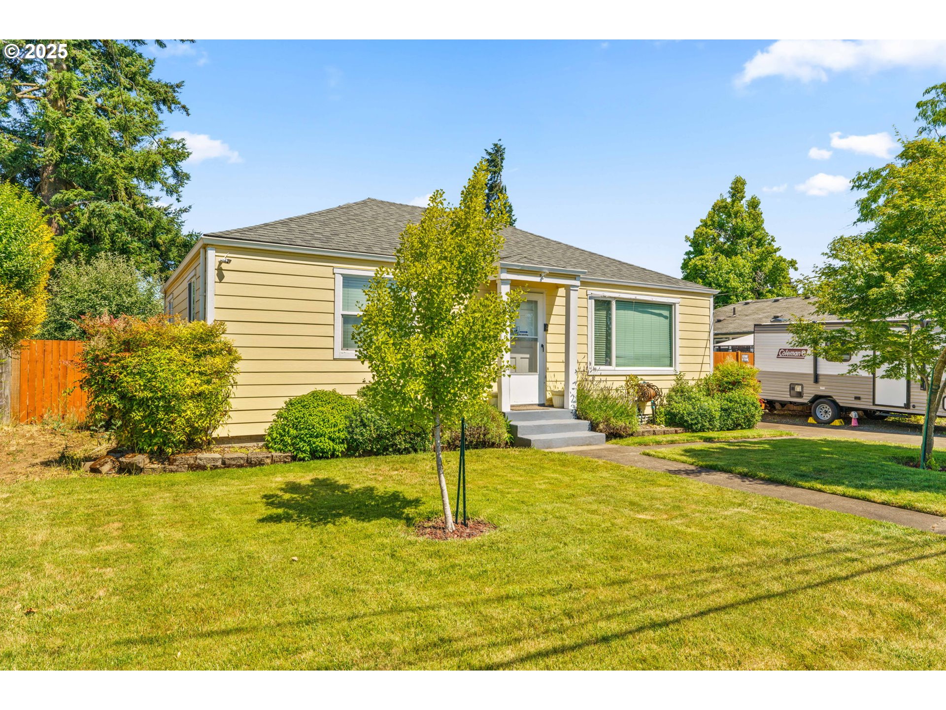 245 South 44th Street Springfield, OR 97478 - Photo 3 of 35