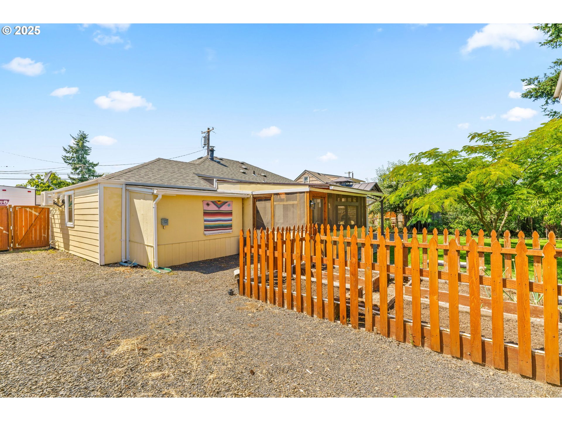 245 South 44th Street Springfield, OR 97478 - Photo 33 of 35