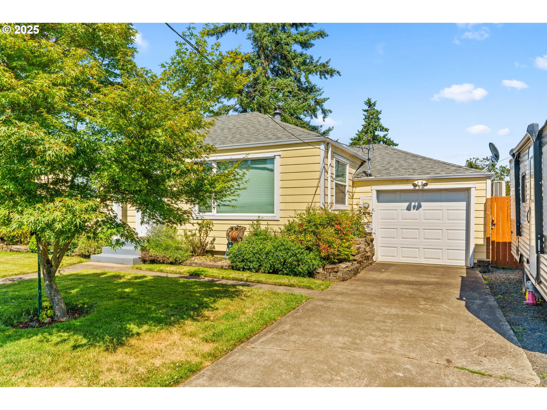 245 South 44th Street Springfield, OR 97478 - Photo 4 of 35
