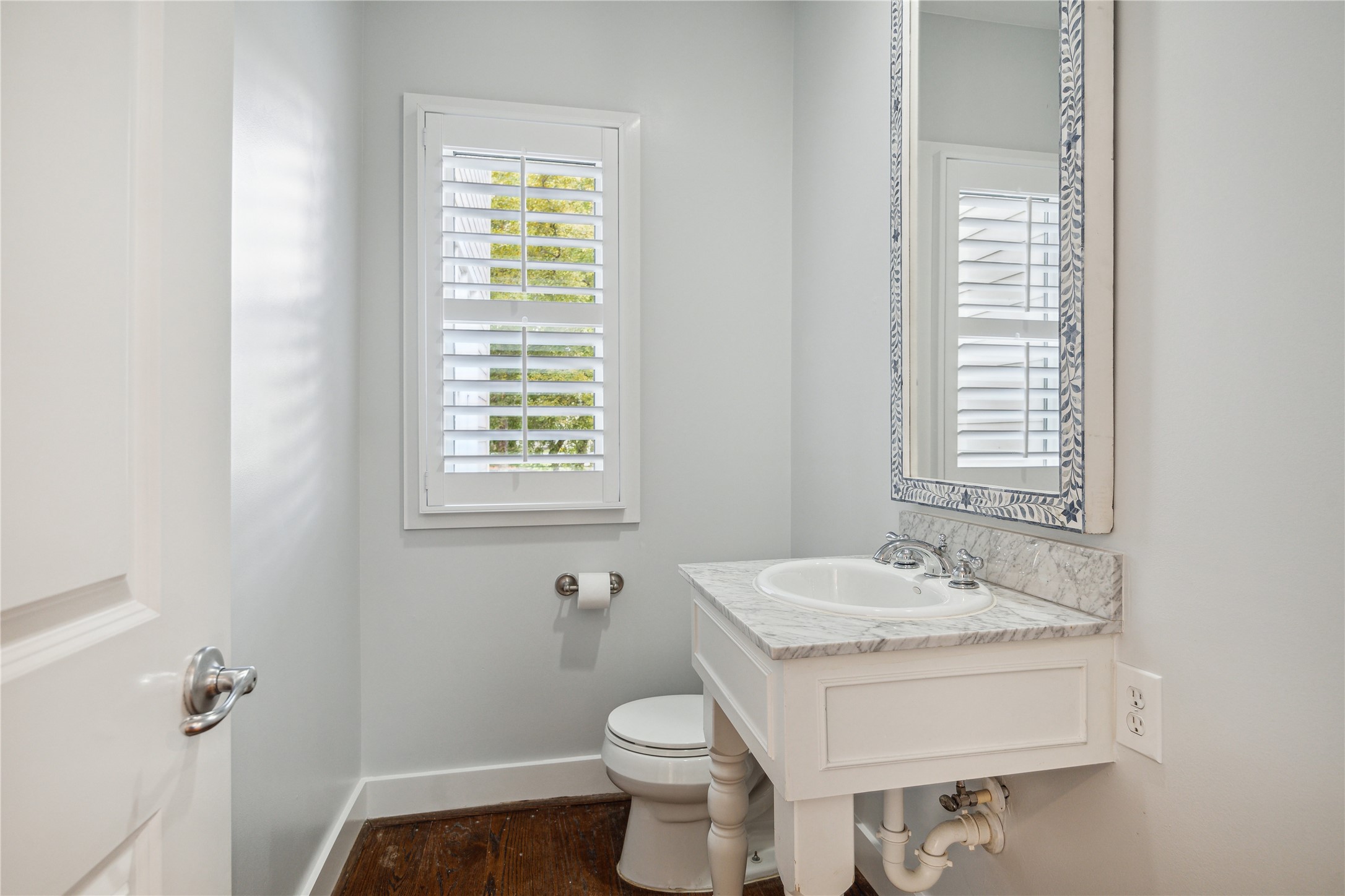 1238 West 22nd Street Houston, TX 77008 - Photo 20 of 43 1st floor half-bath (8x5) with Kohler sink and toilet