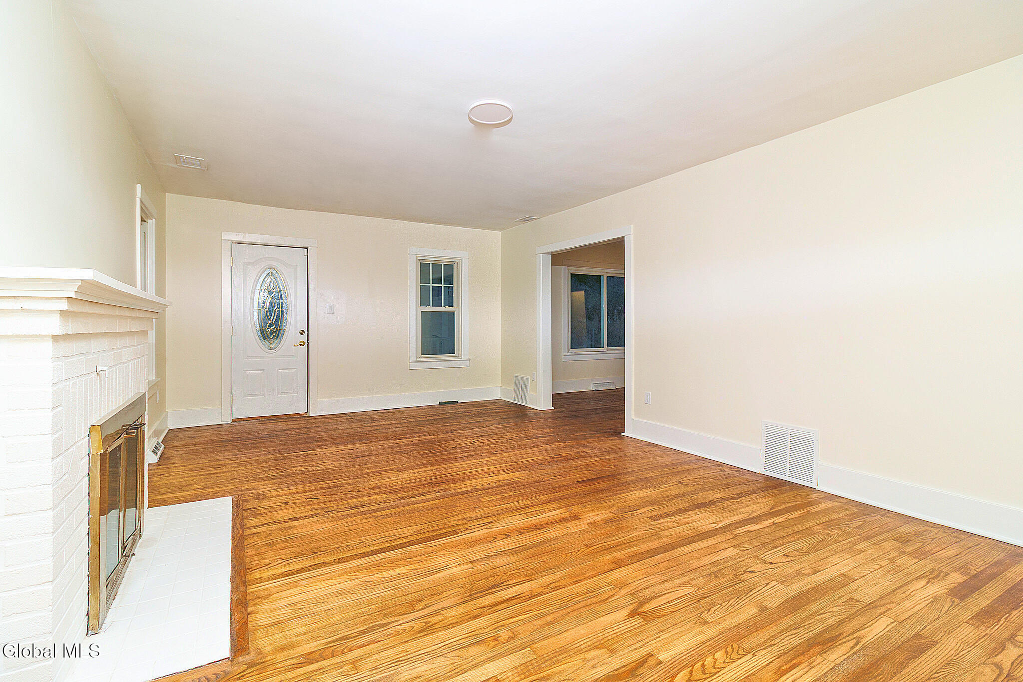 11 Vley Road Scotia, NY 12302 - Photo 4 of 32 11VleyRd-016R