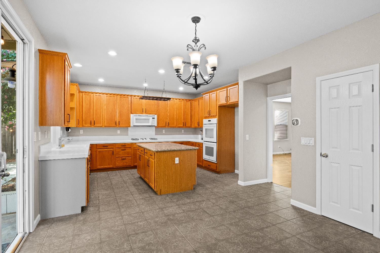 821 Hometown Way Modesto, CA 95356 - Photo 17 of 66