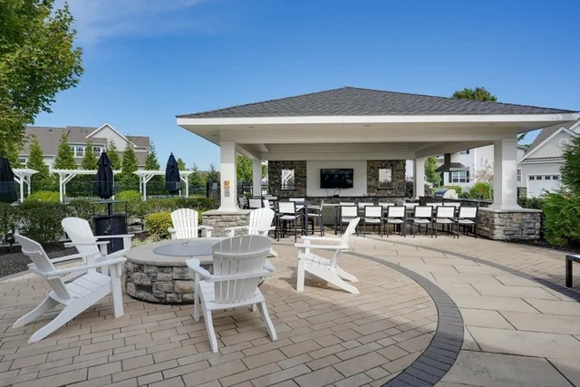 $1,050,000 | 6 Glen Ellen Boulevard, Unit 6, Millis, MA 02054