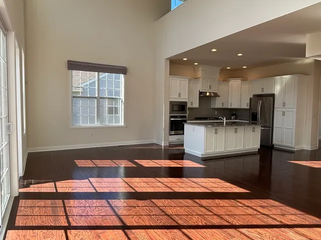 $1,050,000 | 6 Glen Ellen Boulevard, Unit 6, Millis, MA 02054