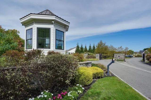 $1,050,000 | 6 Glen Ellen Boulevard, Unit 6, Millis, MA 02054