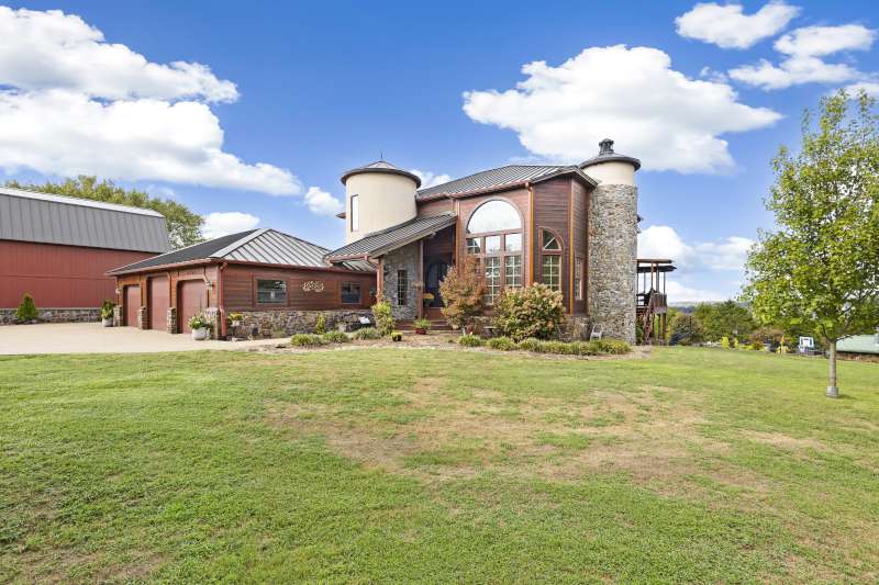 18348 Oakridge Road Springdale, AR 72764 - Photo 4 of 56 Gallery Image 4