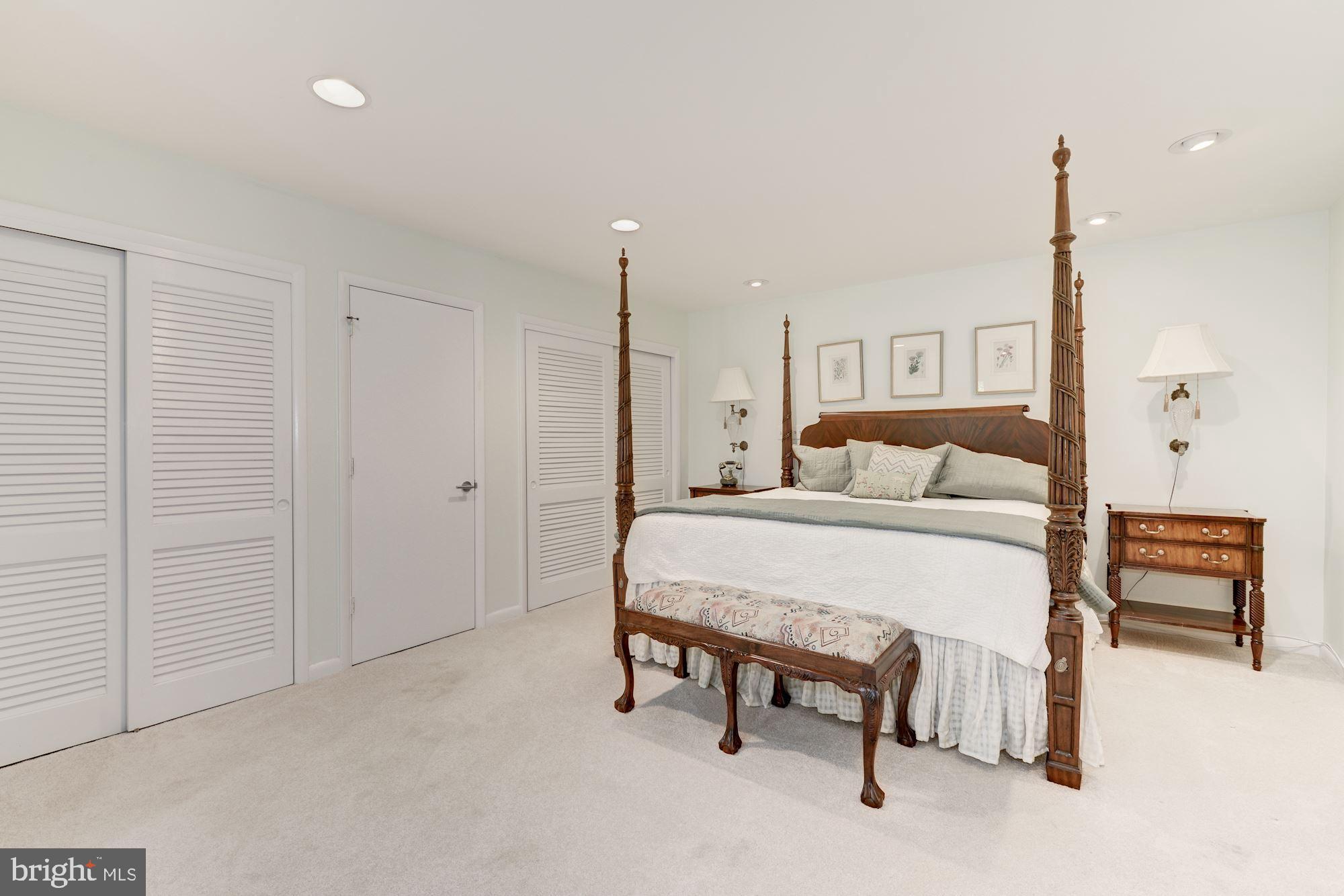 6129 Overlea Road Bethesda, MD 20816 - Photo 22 of 30 a bedroom with a bed and a table
