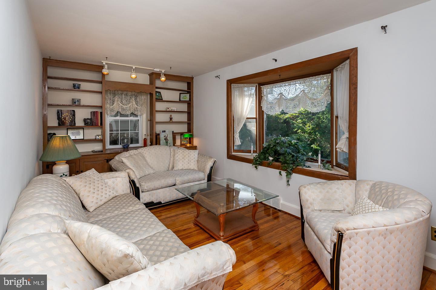 6 Lexington Avenue Havertown, PA 19083 - Photo 17 of 49 Family room