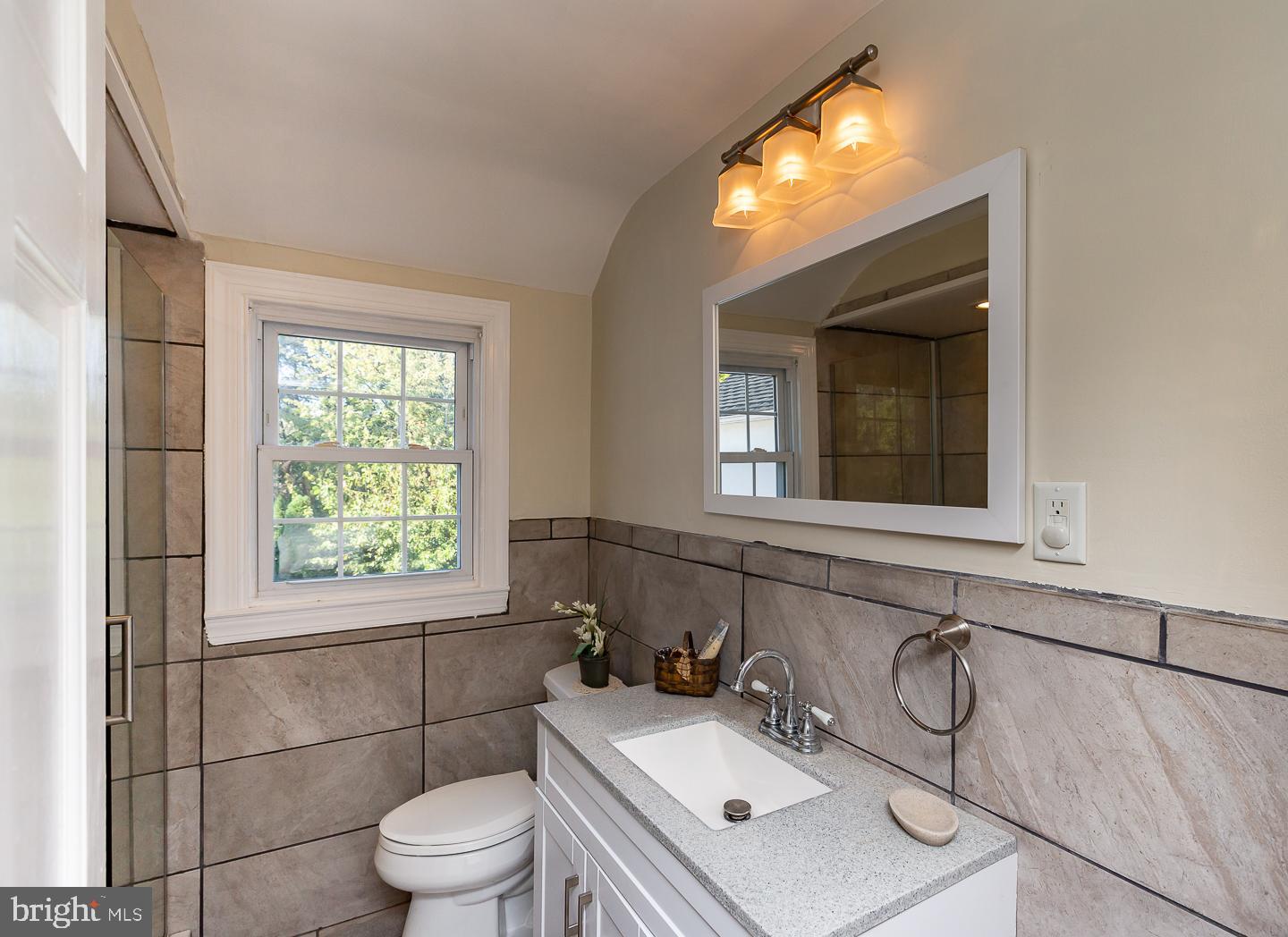 6 Lexington Avenue Havertown, PA 19083 - Photo 22 of 49 Primary bathroom