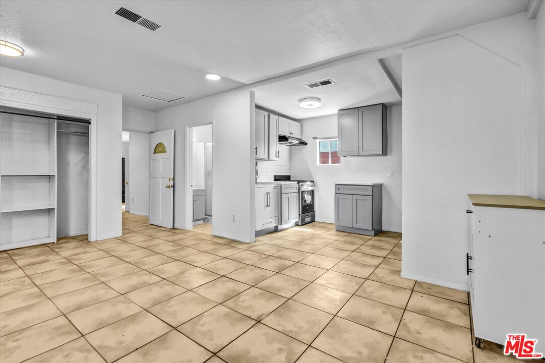 13110 Pinney Street Pacoima, CA 91331 - Photo 11 of 16
