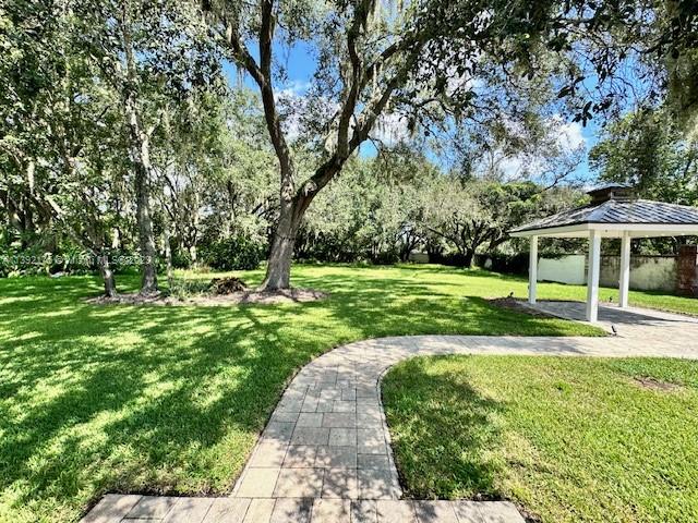 5124 Stonehurst Road Tampa, FL 33647 - Photo 13 of 22 Gallery Image 13