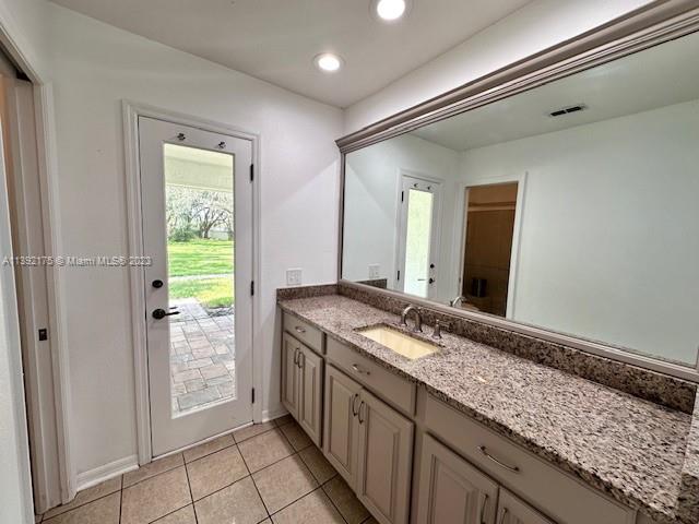 5124 Stonehurst Road Tampa, FL 33647 - Photo 19 of 22 Gallery Image 19