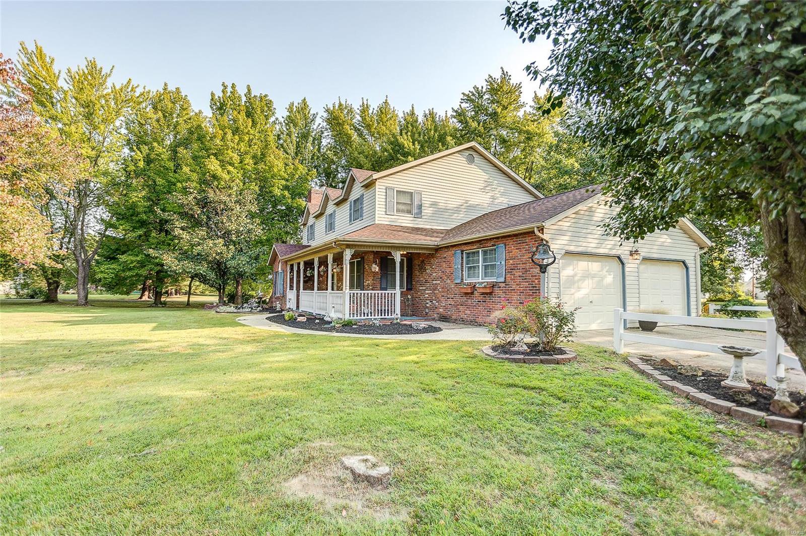 538 Coventry Road Troy, IL 62294 - Photo 2 of 55 Gallery Image 2