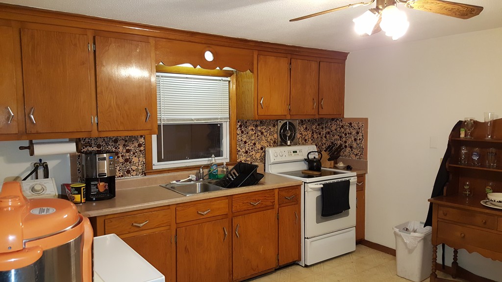 221 Mammoth Road Lowell, MA 01854 - Photo 8 of 15