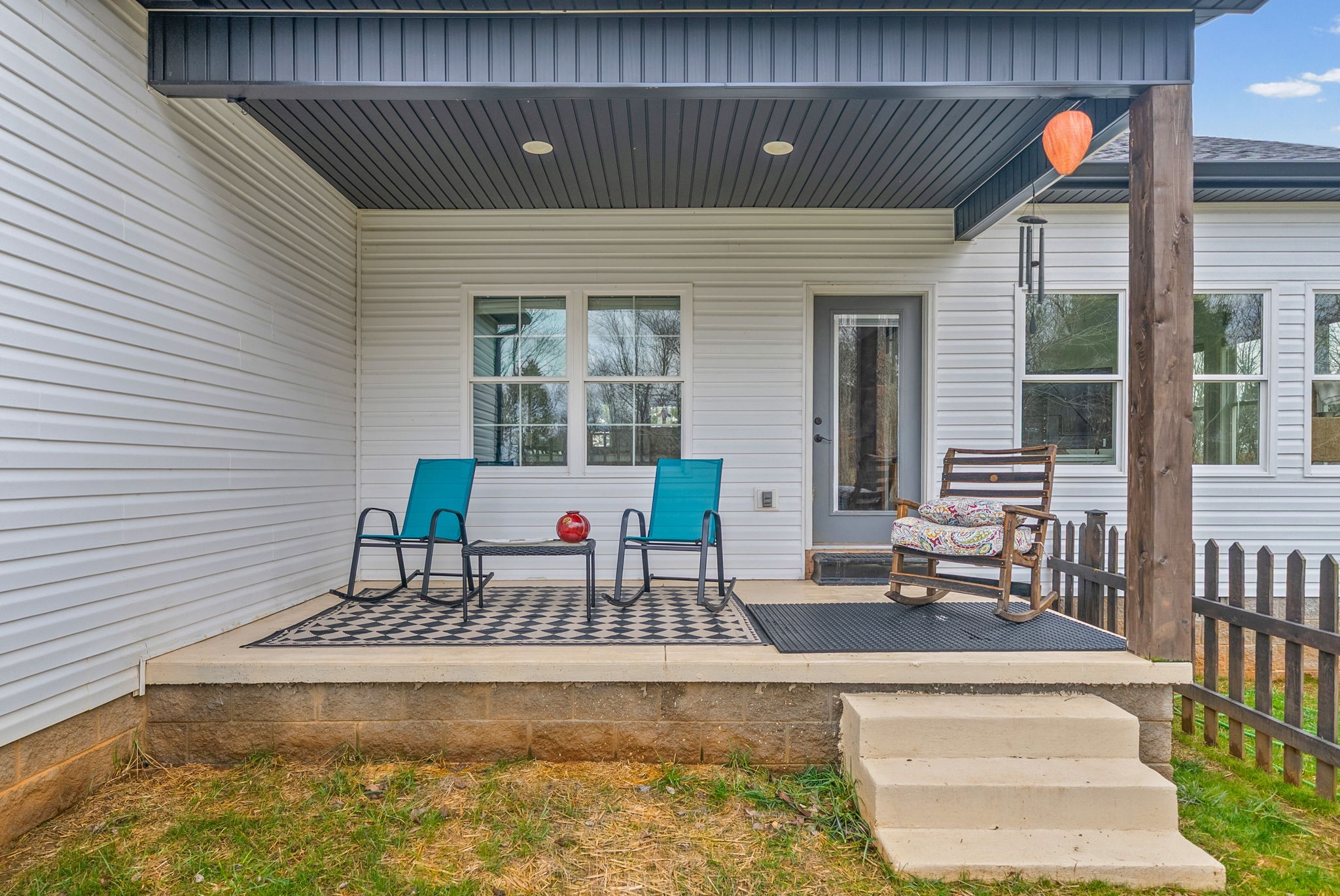 1698 Montgomery Church Road Cadiz, KY 42211 - Photo 24 of 39 a house view with a seating space
