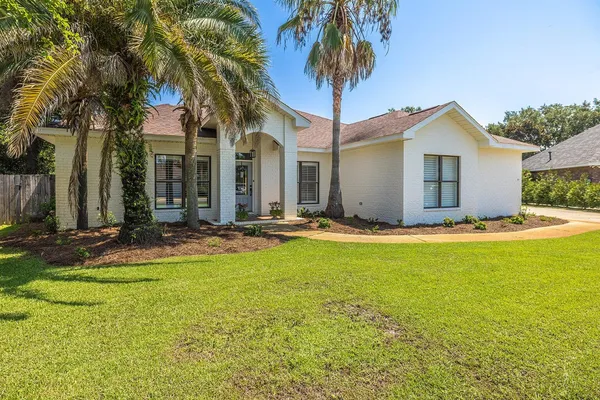 $830,000 | 1194 Jaguar Circle, Gulf Breeze, FL 32563