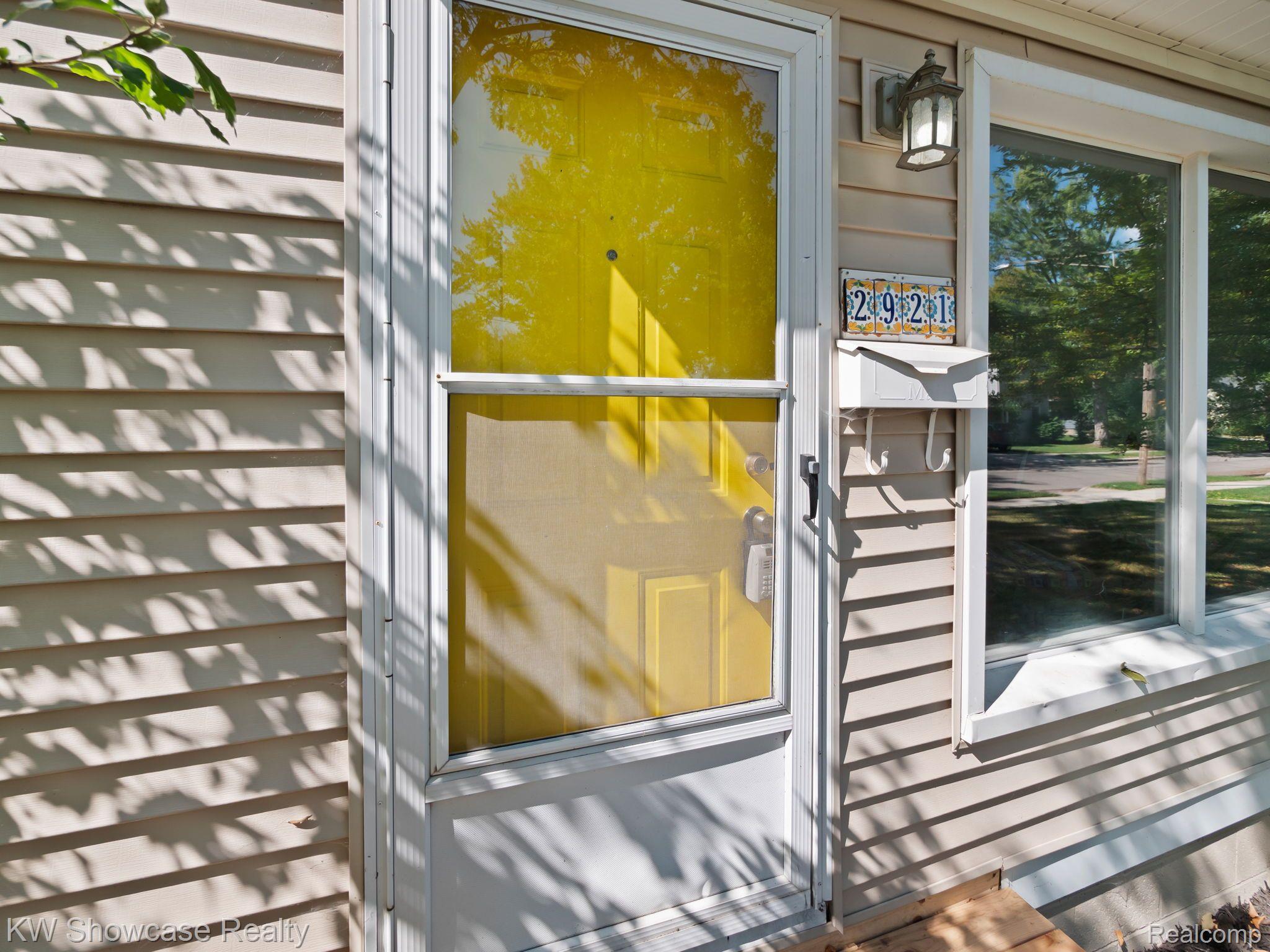2921 Inman Street Ferndale, MI 48220 - Photo 5 of 25 Entry