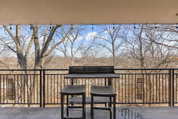 $250,000 | 6010 Forest View Road, Unit 3A, Lisle, IL 60532