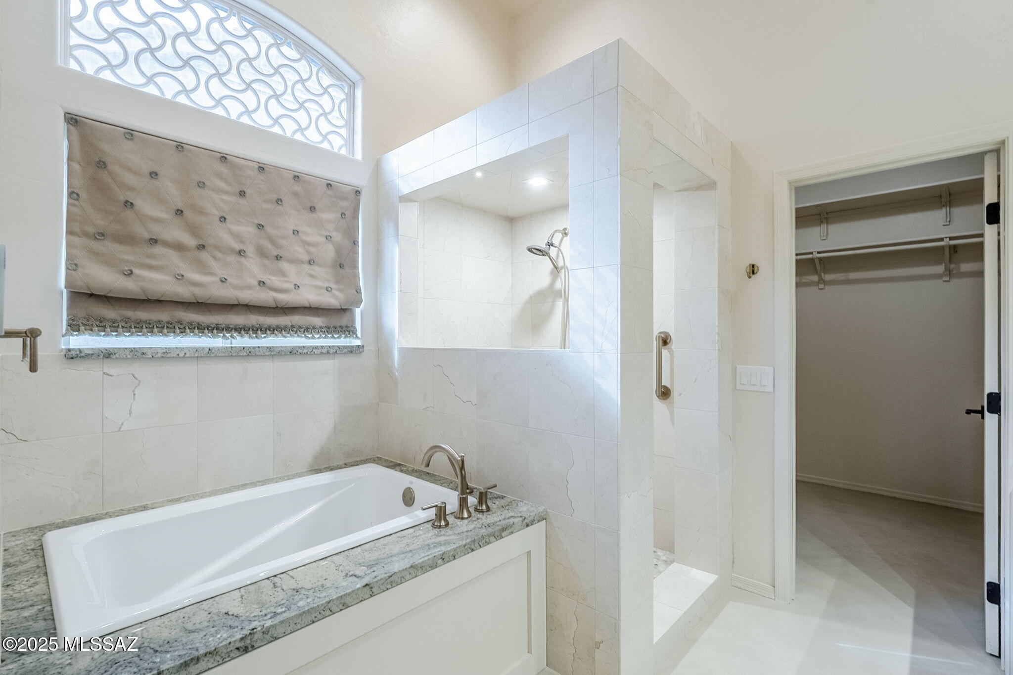 9808 East Rock Ridge Court Tucson, AZ 85749 - Photo 30 of 51 Primary Bath