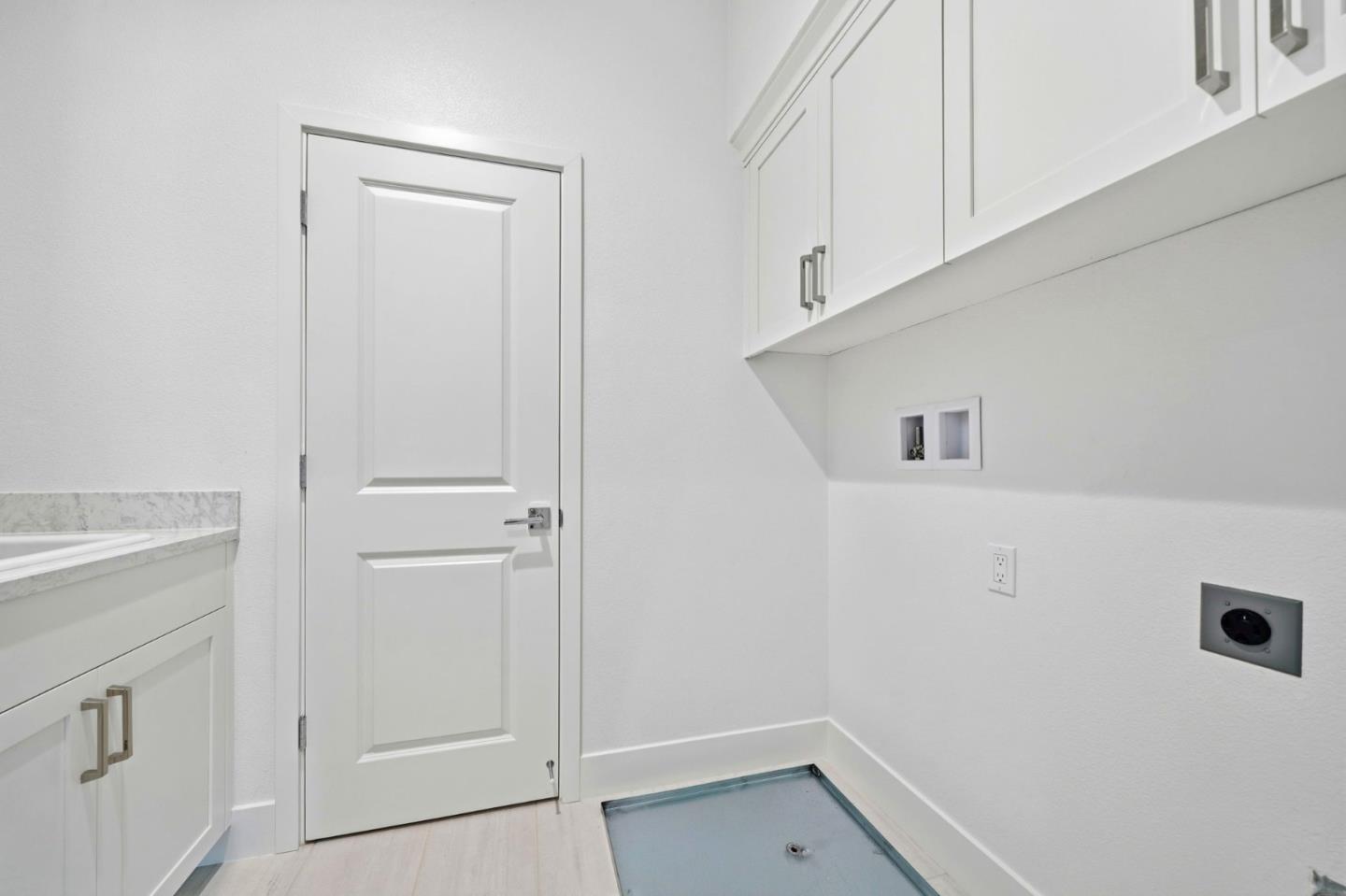 326 Isabelline Court San Ramon, CA 94583 - Photo 12 of 24 a bathroom with a sink