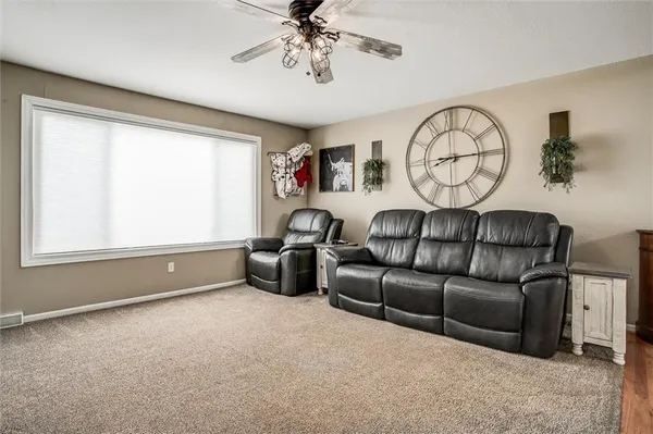 $720,000 | 17033 Northeast County Road 43, Archie, MO 64725