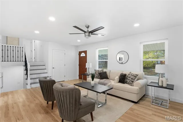 $325,000 | 512 Chele Drive, St. Charles, MO 63304