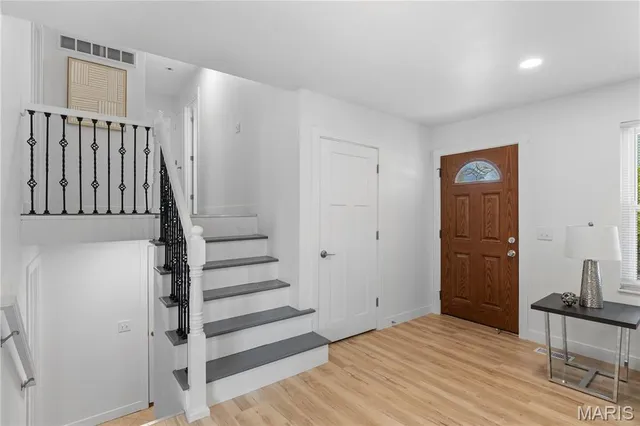 $325,000 | 512 Chele Drive, St. Charles, MO 63304