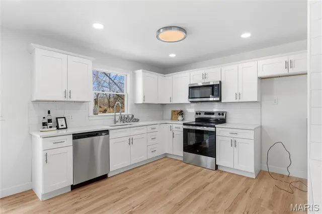 $325,000 | 512 Chele Drive, St. Charles, MO 63304