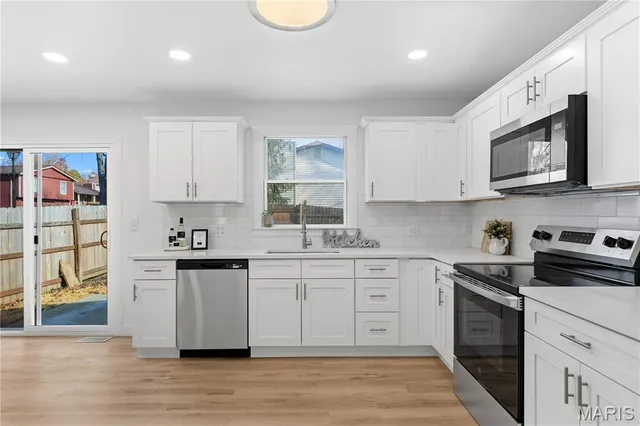 $325,000 | 512 Chele Drive, St. Charles, MO 63304