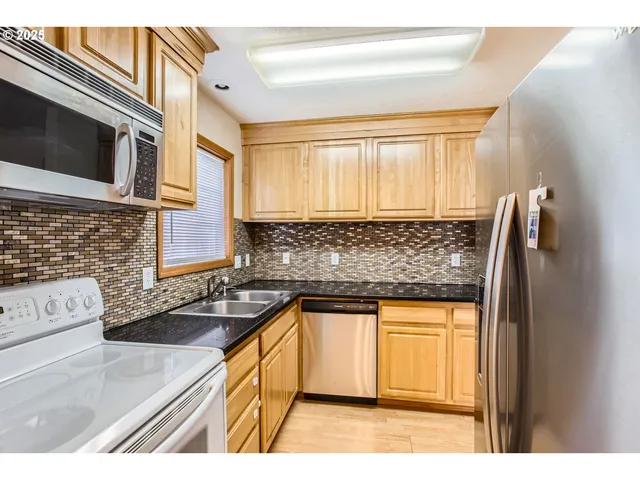 $350,000 | 798 Southeast Palmblad Place, Gresham, OR 97080