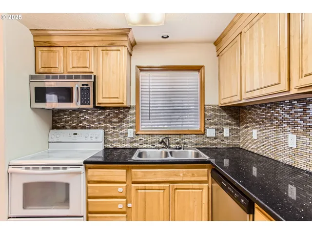 $350,000 | 798 Southeast Palmblad Place, Gresham, OR 97080