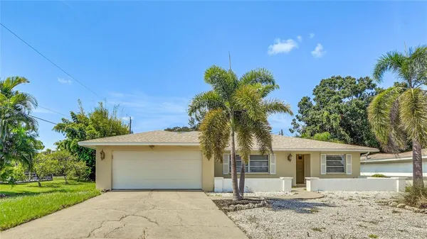 $3,000 | 5008 Medalist Road, Sarasota, FL 34243