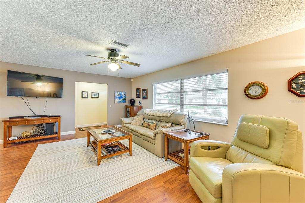 5008 Medalist Road Sarasota, FL 34243 - Photo 2 of 12