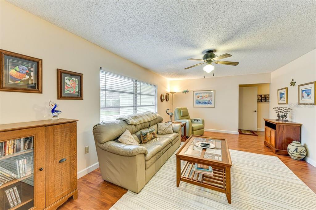 5008 Medalist Road Sarasota, FL 34243 - Photo 3 of 12