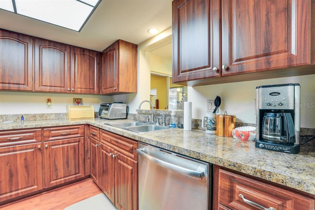 5008 Medalist Road Sarasota, FL 34243 - Photo 5 of 12
