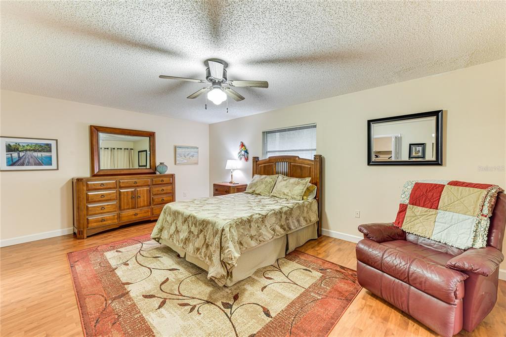5008 Medalist Road Sarasota, FL 34243 - Photo 8 of 12