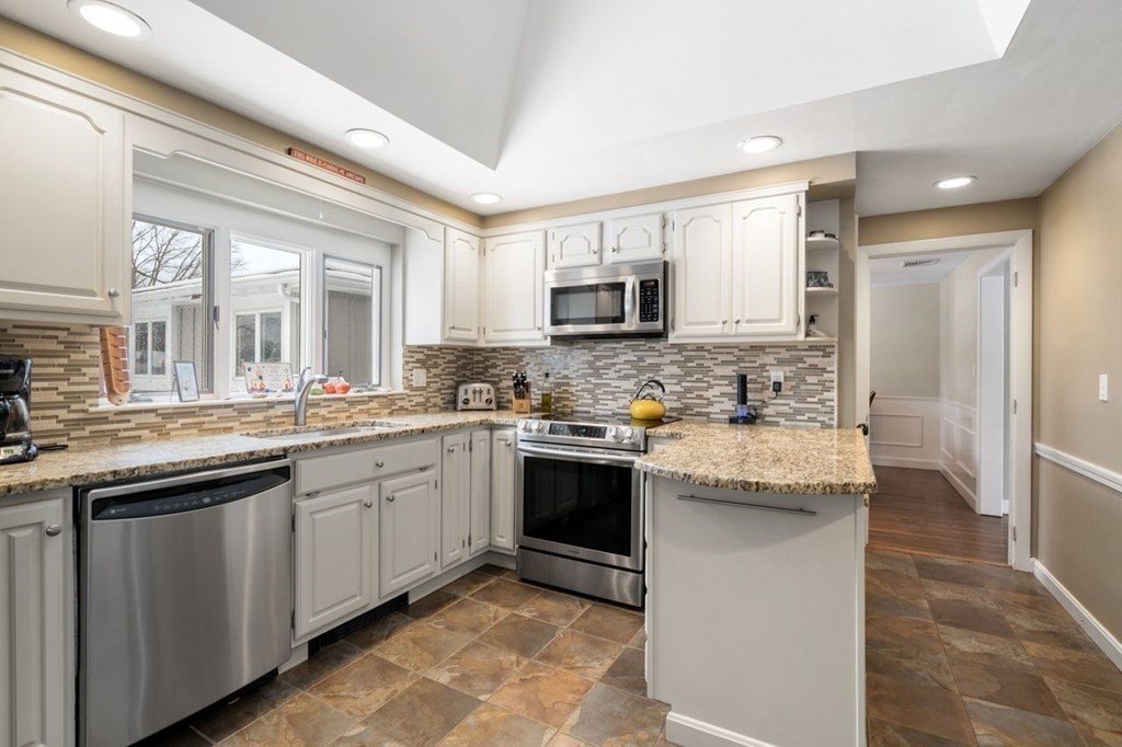 4 Whitfield Road Danvers, MA 01923 - Photo 1 of 42 Gallery Image 1