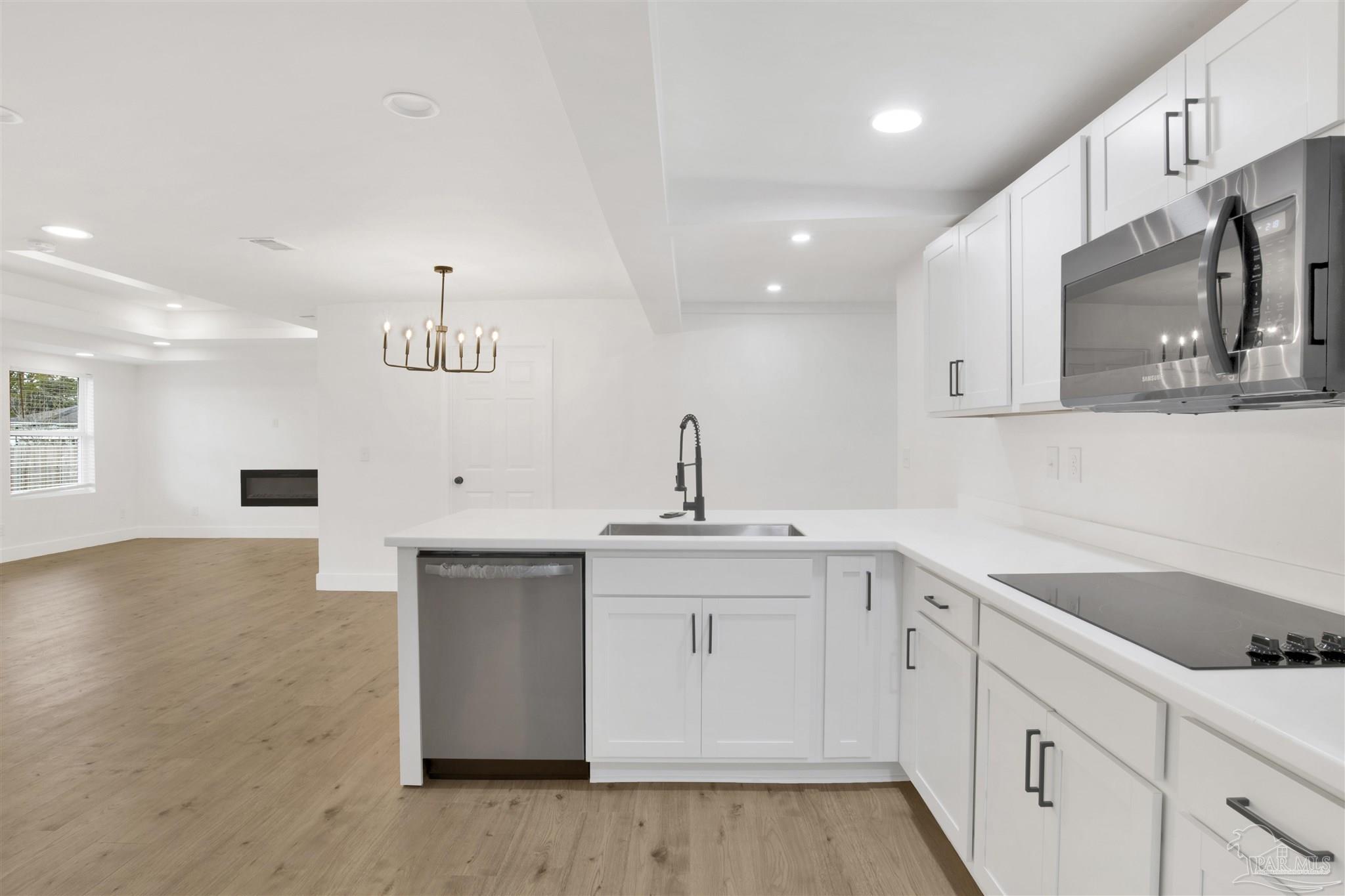 212 Lakewood Road Pensacola, FL 32507 - Photo 11 of 37